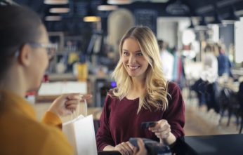 10 Ways To Provide a Cutting-Edge Retail Customer Experience